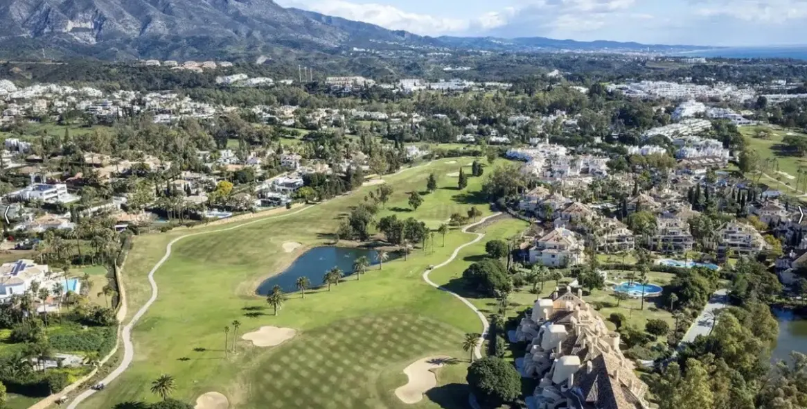 Sale of duplex in Nueva Andalucía 1