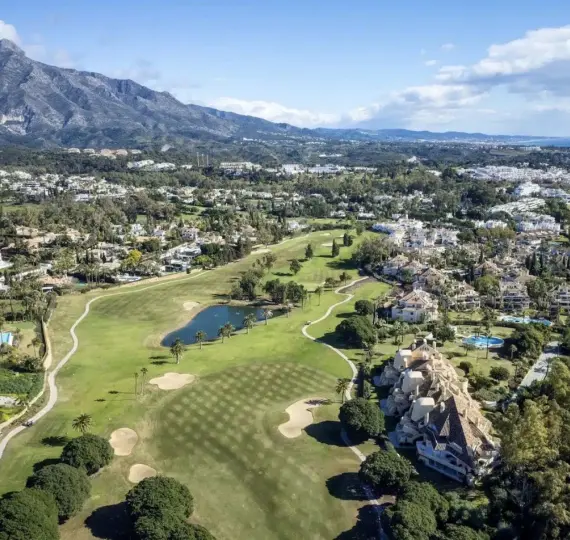 Sale of duplex in Nueva Andalucía