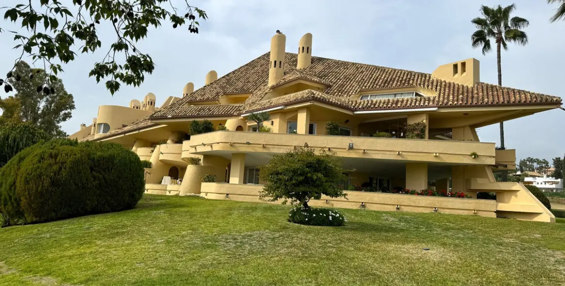 Sale of duplex in Nueva Andalucía 2