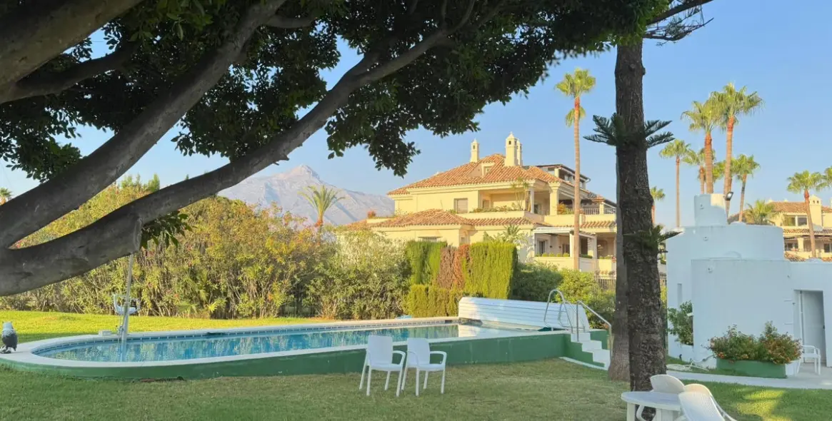 Sale of duplex in Nueva Andalucía 4