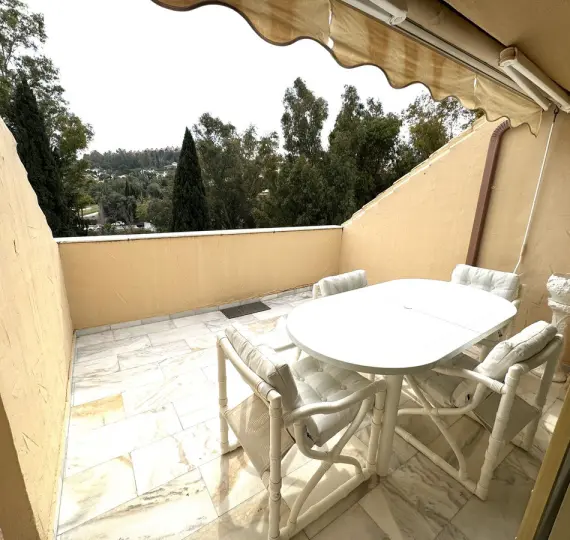 Sale of duplex in Nueva Andalucía