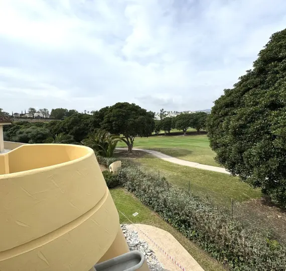 Sale of duplex in Nueva Andalucía