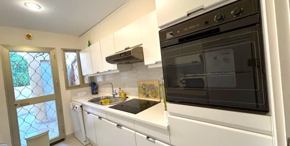 Продажа двухуровневых апартаментов в Nueva Andalucía 22