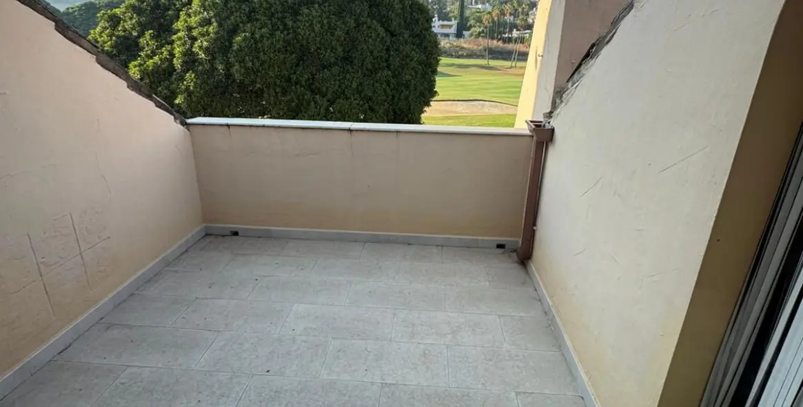 Продажа двухуровневых апартаментов в Nueva Andalucía 28