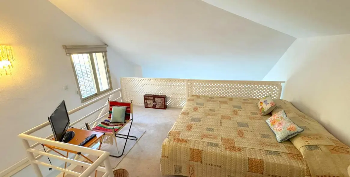 Продажа двухуровневых апартаментов в Nueva Andalucía 35