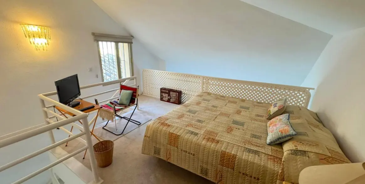 Продажа двухуровневых апартаментов в Nueva Andalucía 44