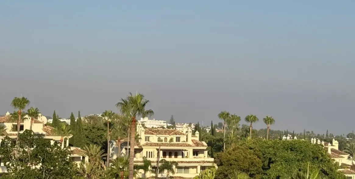 Продажа двухуровневых апартаментов в Nueva Andalucía 48