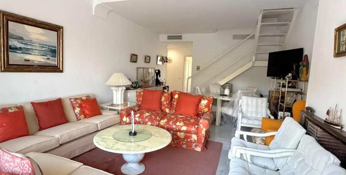 Продажа двухуровневых апартаментов в Nueva Andalucía 52