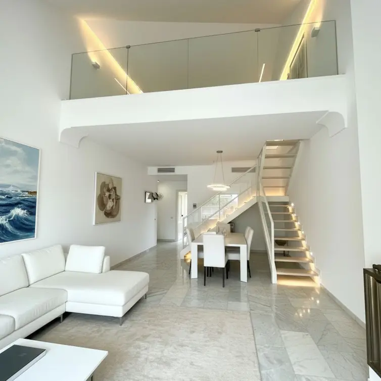 Sale of duplex in Nueva Andalucía