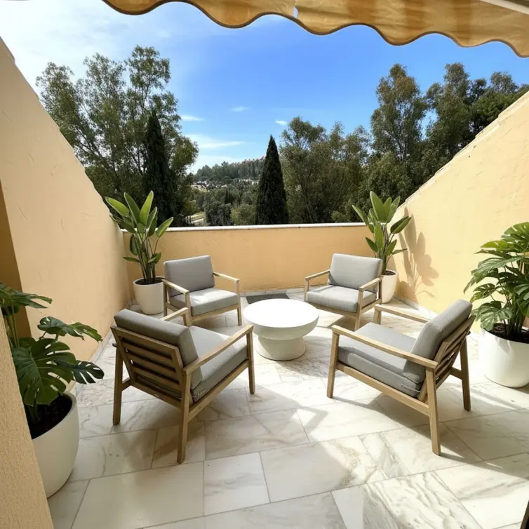 Sale of duplex in Nueva Andalucía