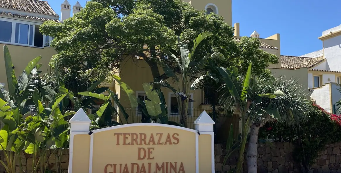 Sale of middle floor apartment in Guadalmina Alta 1