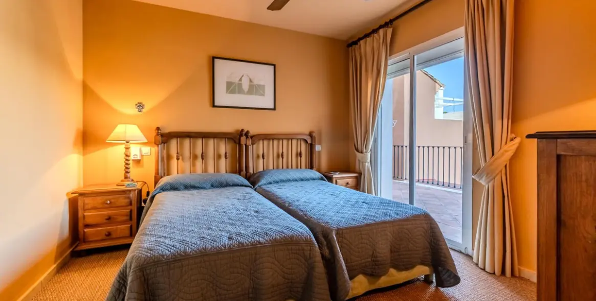 Sale of middle floor apartment in Guadalmina Alta 19