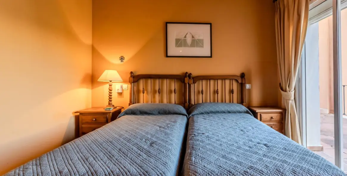 Sale of middle floor apartment in Guadalmina Alta 20