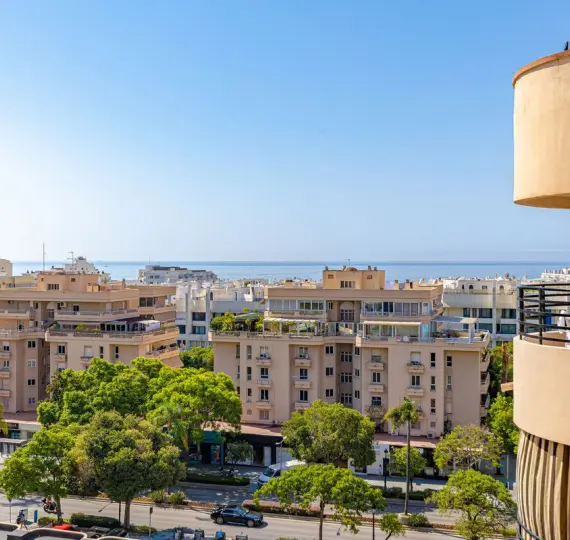 Sale of penthouse in Marbella