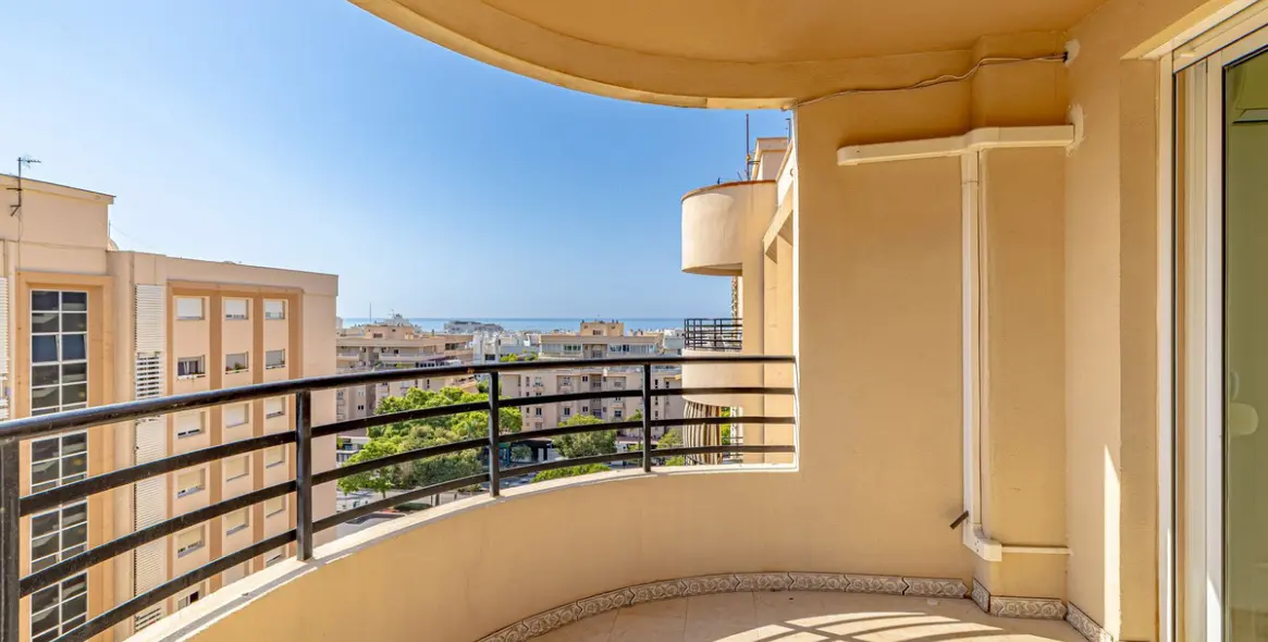 Sale of penthouse in Marbella 2