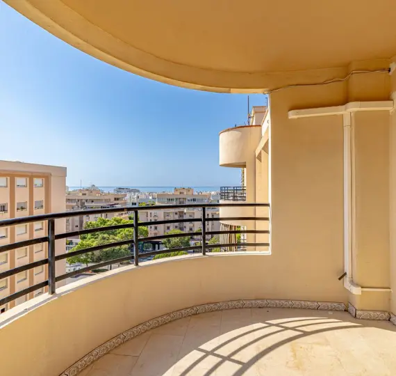 Sale of penthouse in Marbella