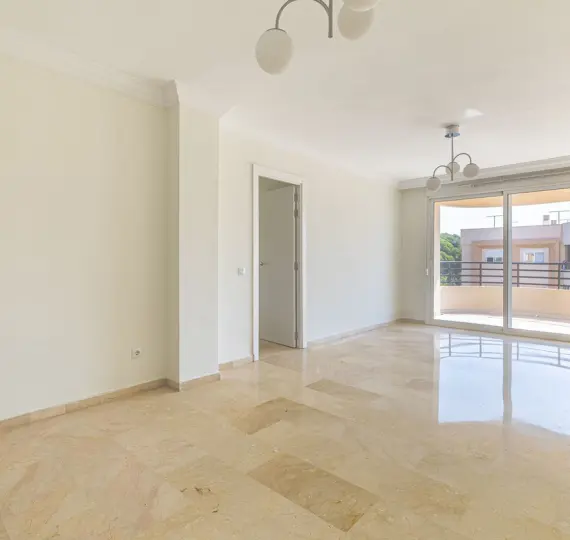 Sale of penthouse in Marbella