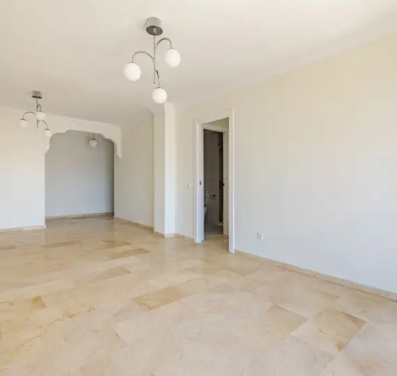 Sale of penthouse in Marbella