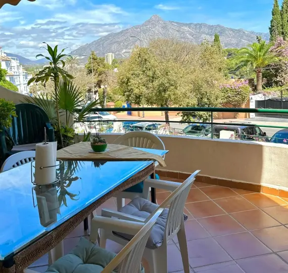 Sale of duplex in Nueva Andalucía