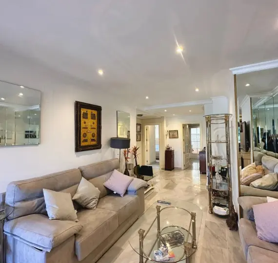 Sale of duplex in Nueva Andalucía