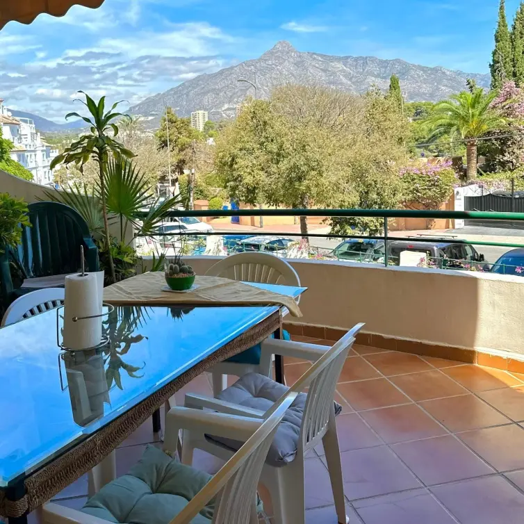 Sale of duplex in Nueva Andalucía