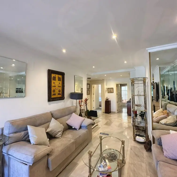Sale of duplex in Nueva Andalucía