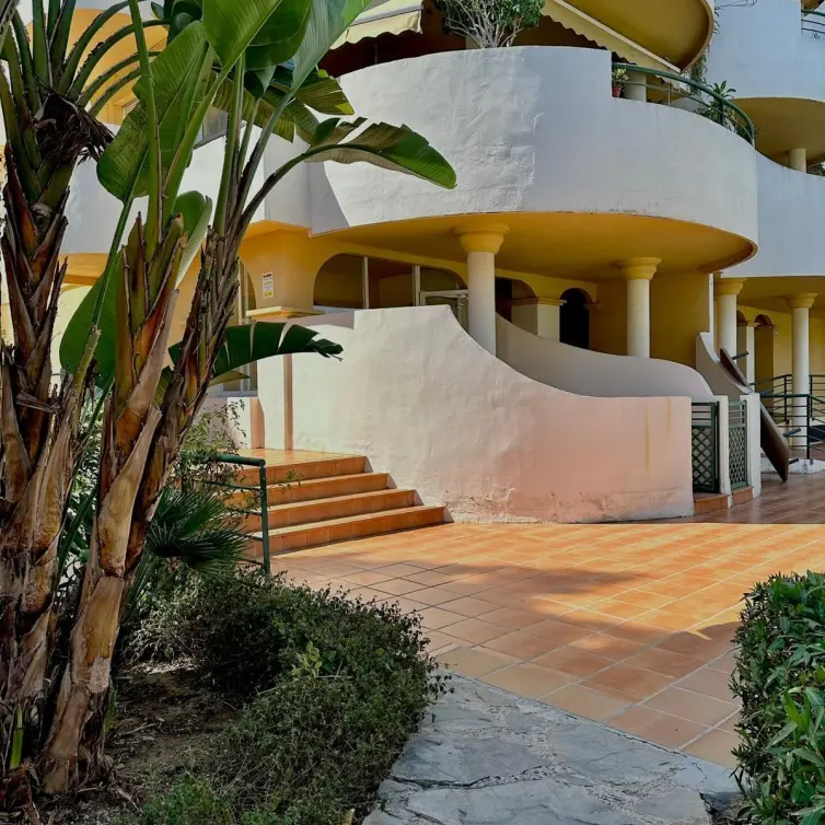 Sale of duplex in Nueva Andalucía