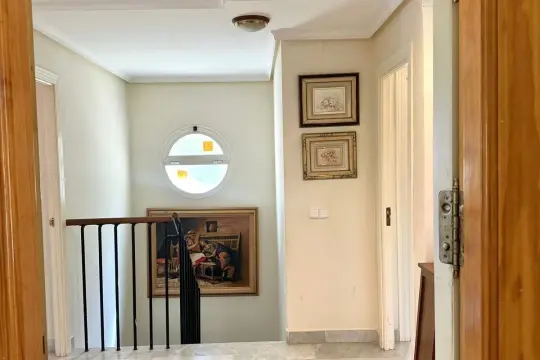 Image 4 thumb