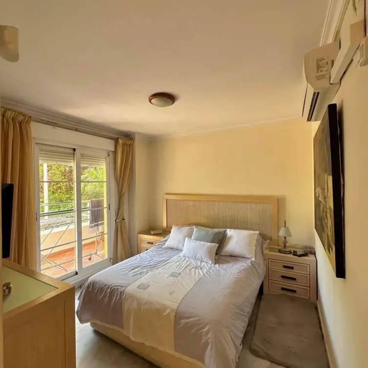 Sale of duplex in Nueva Andalucía