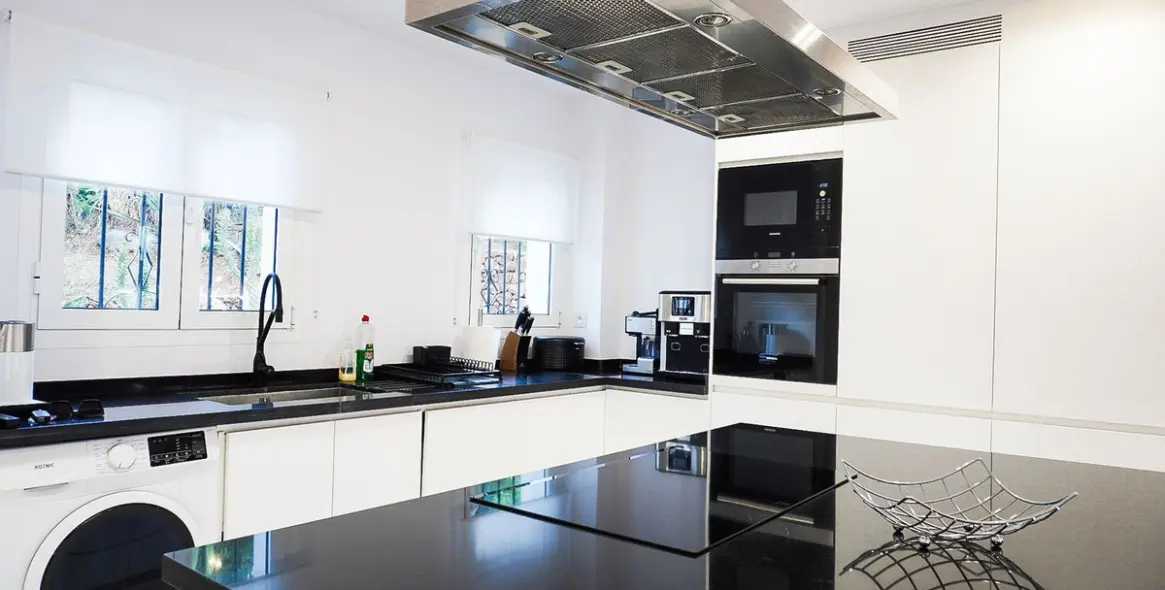 Sale of ground floor apartment in Nueva Andalucía 10