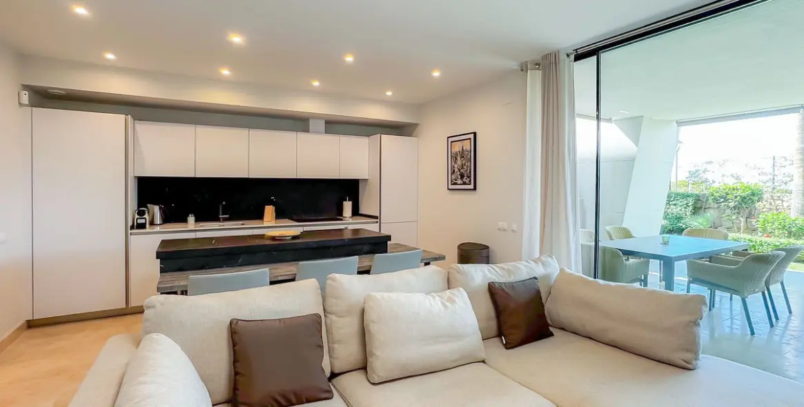 Sale of ground floor apartment in Cabopino 5