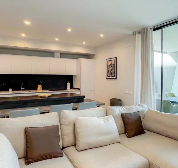 Продажа апартаментов на первом этаже в Cabopino