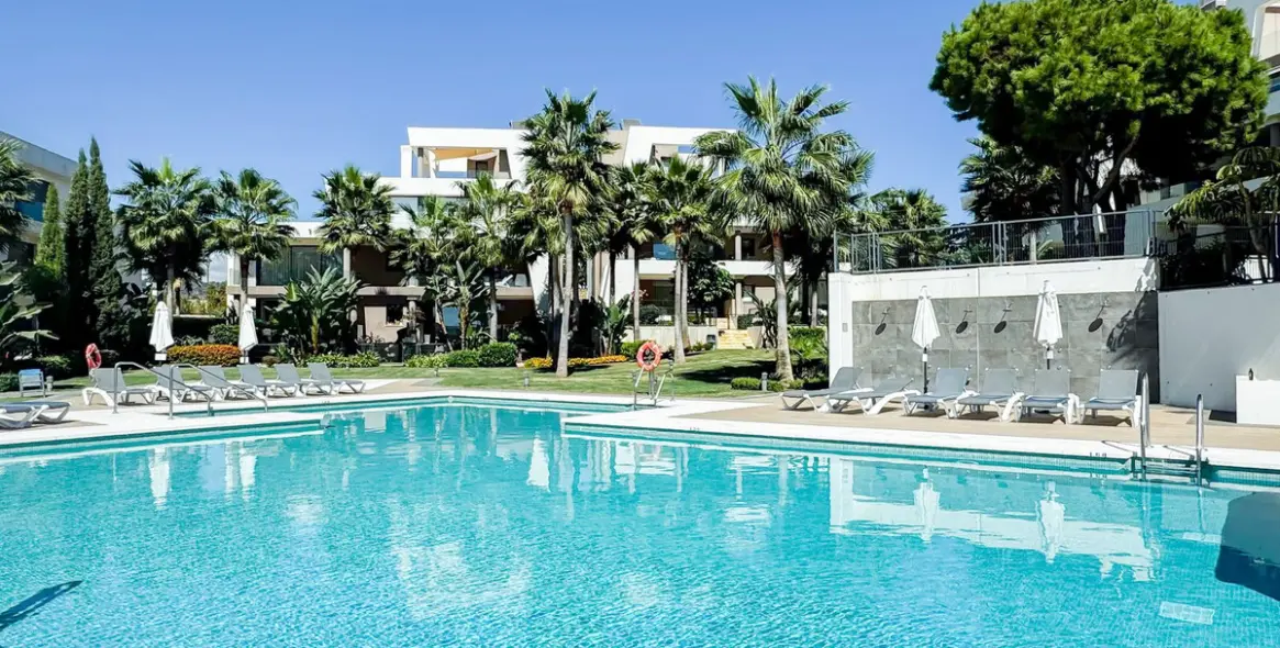 Sale of ground floor apartment in Cabopino 24