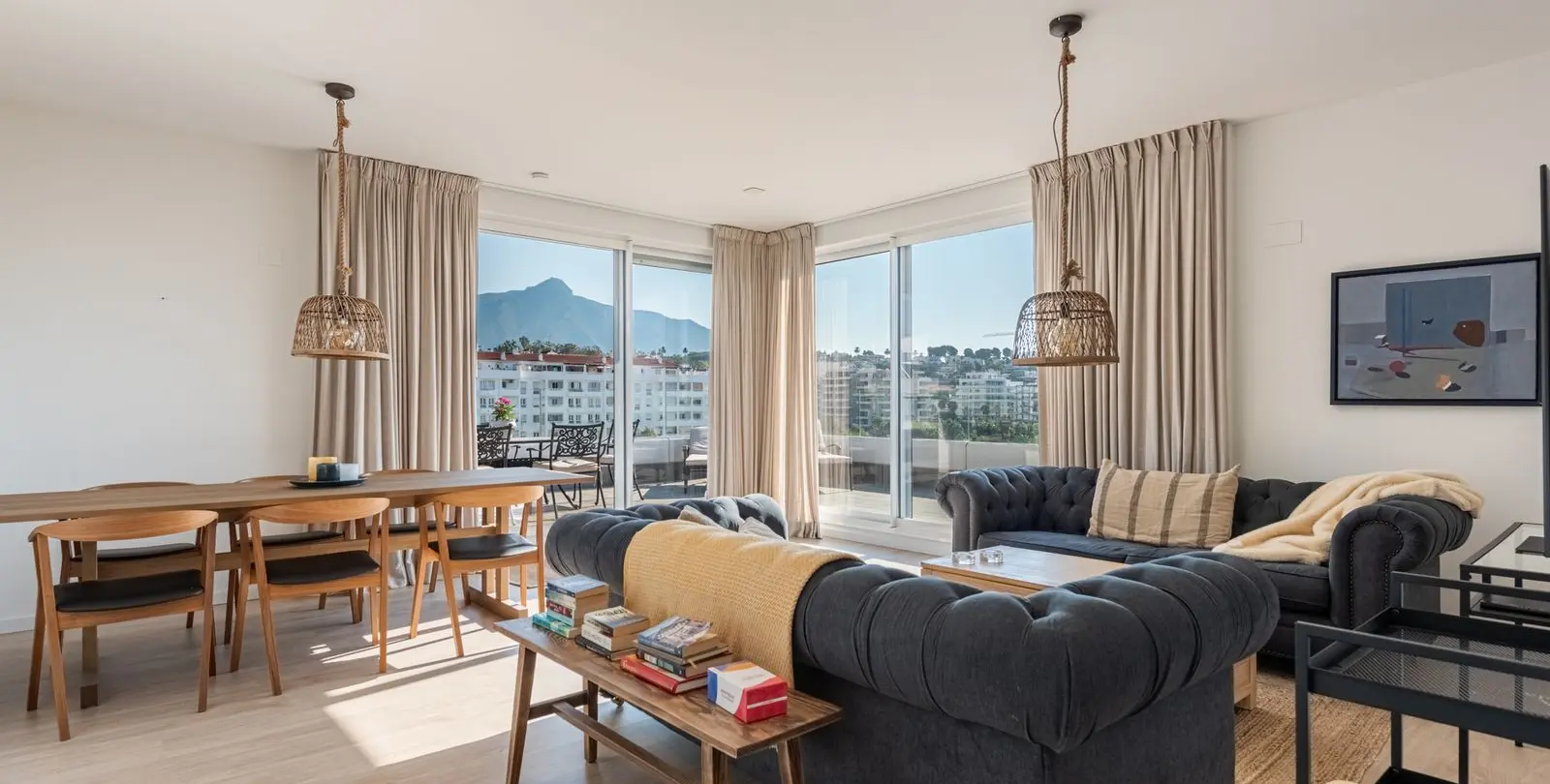 Sale of penthouse in Nueva Andalucía 1