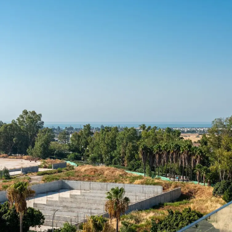 Sale of penthouse in Nueva Andalucía