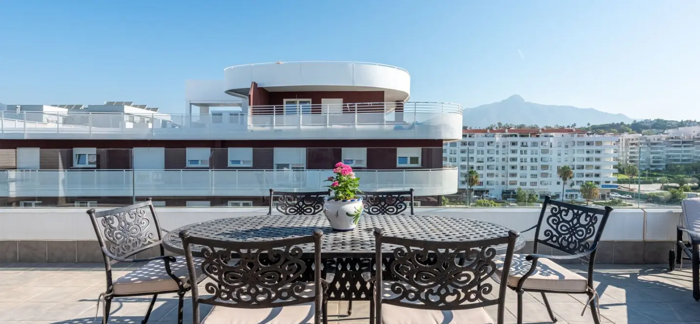 Sale of penthouse in Nueva Andalucía 3