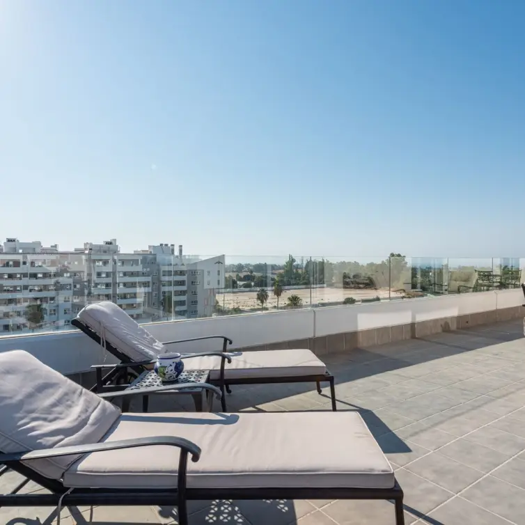 Sale of penthouse in Nueva Andalucía