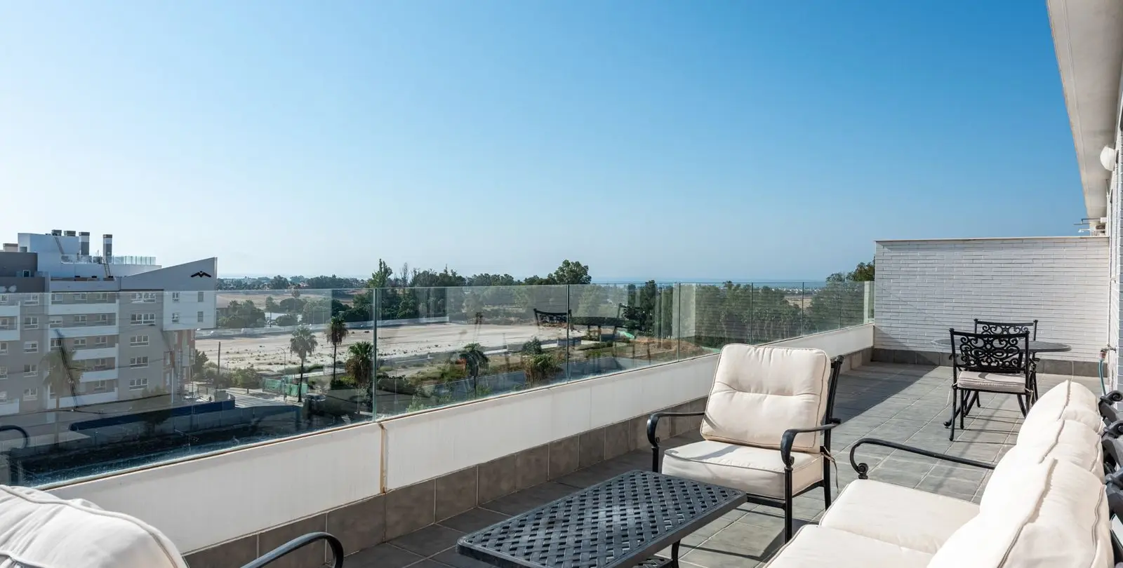 Sale of penthouse in Nueva Andalucía 8