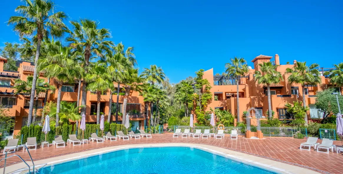 Sale of ground floor apartment in Nueva Andalucía 1