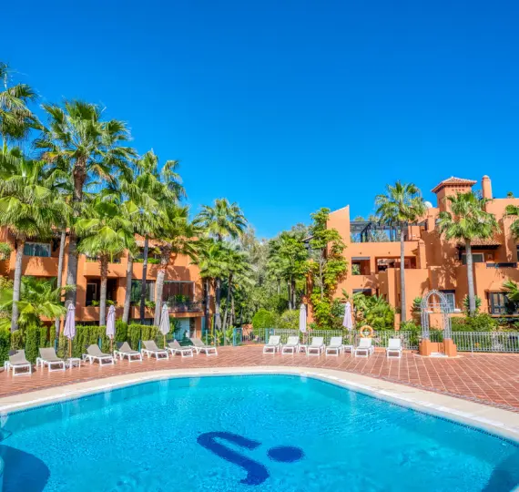 Sale of ground floor apartment in Nueva Andalucía