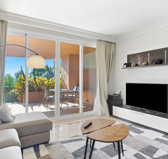 Sale of ground floor apartment in Nueva Andalucía