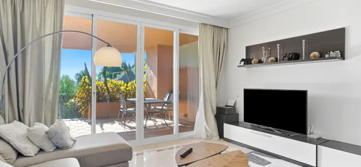 Sale of ground floor apartment in Nueva Andalucía 1