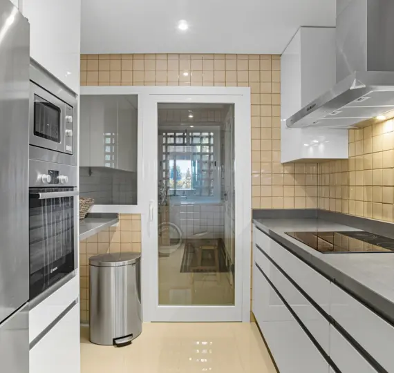 Sale of ground floor apartment in Nueva Andalucía