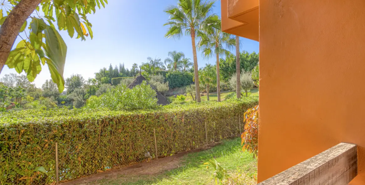 Sale of ground floor apartment in Nueva Andalucía 8