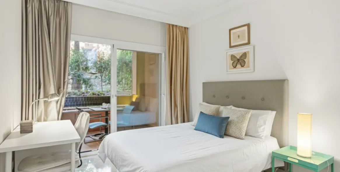 Sale of ground floor apartment in Nueva Andalucía 12