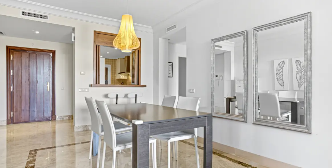 Sale of ground floor apartment in Nueva Andalucía 14