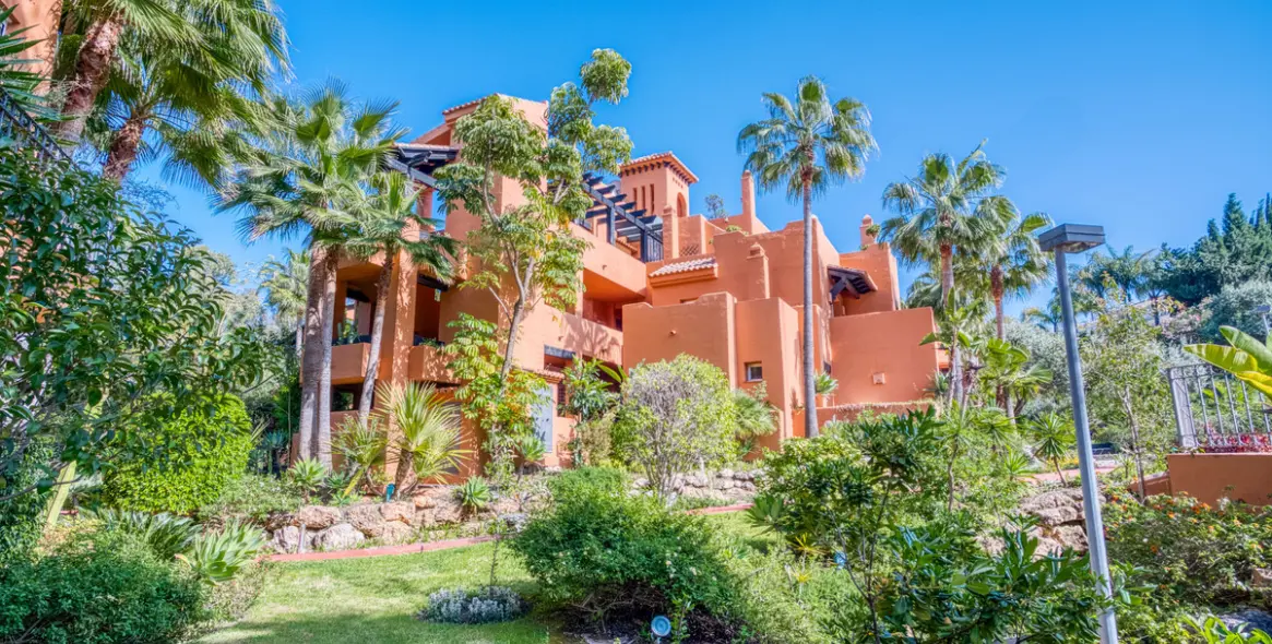 Sale of ground floor apartment in Nueva Andalucía 16