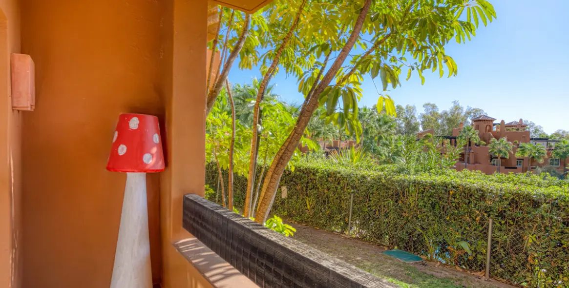 Sale of ground floor apartment in Nueva Andalucía 20