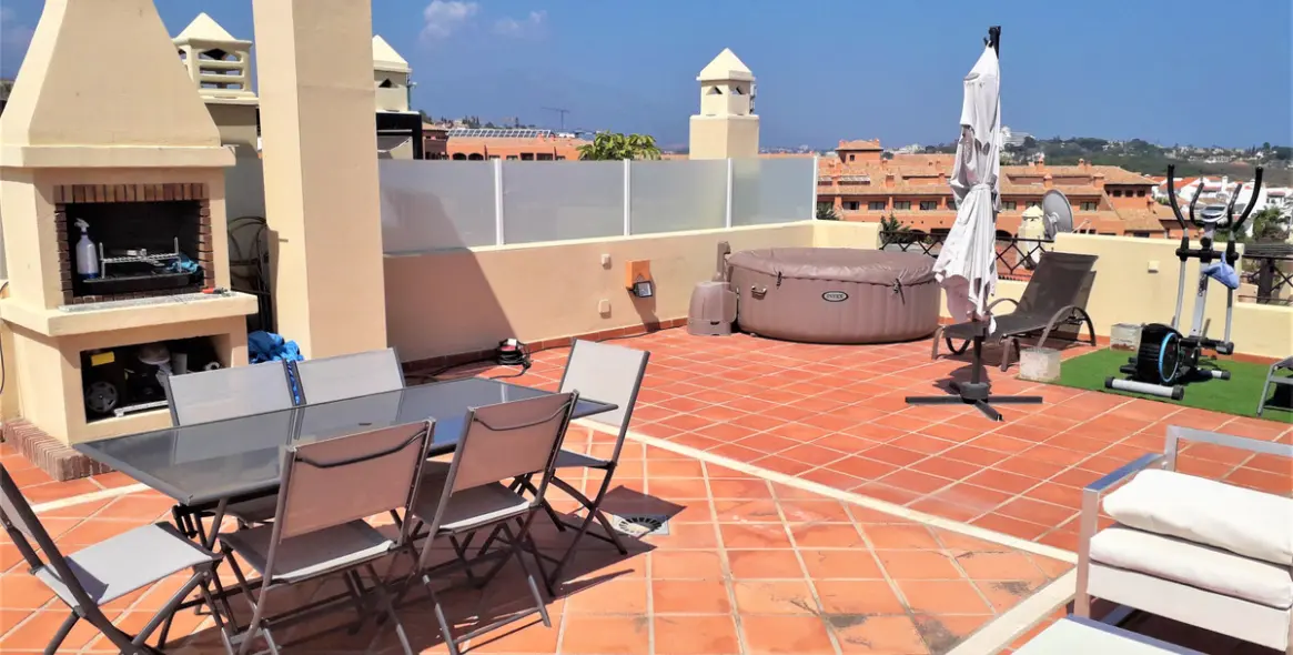 Sale of penthouse in Estepona (district New Golden Mile) 5