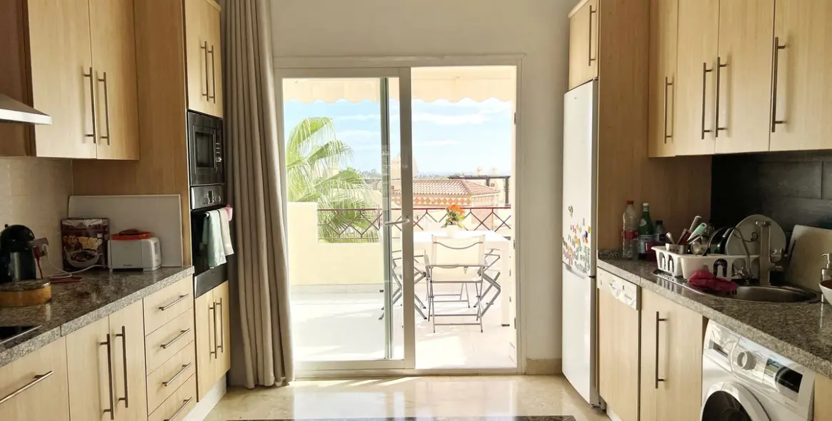 Sale of penthouse in Estepona (district New Golden Mile) 7
